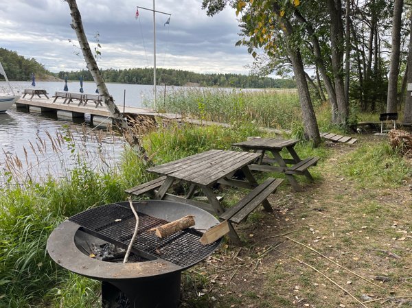 Eldstad vid bryggor, Eldgarnsö - Huvudbild