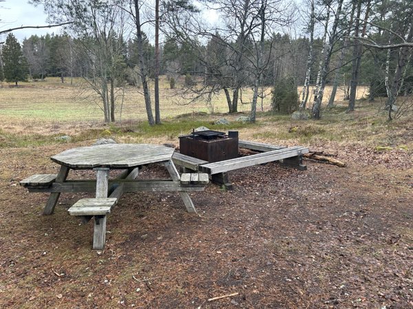 Eldstad vid tältplatsen, Örsta, Angarnssjöängen - Bild 1