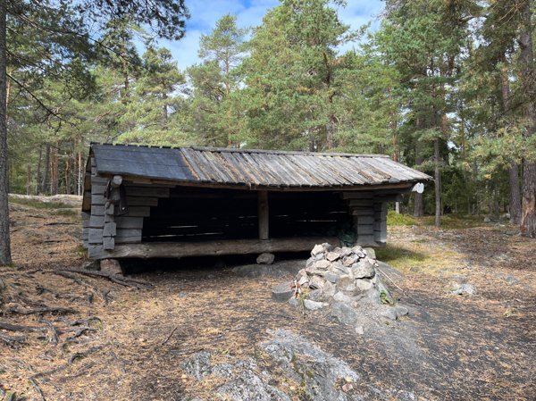 Jungfrusundsåsen Vindskydd - Bild 1