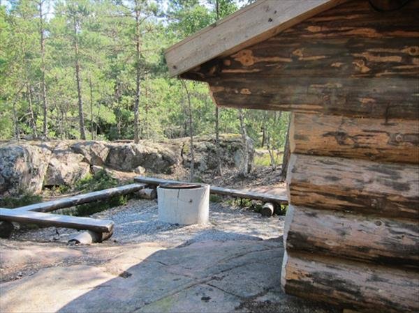 Södra Törnskogen, hällmarken - Bild 2