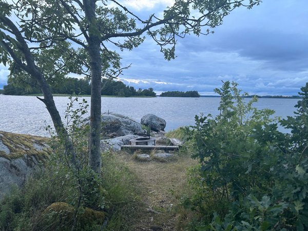 Stora Lindholmens grillplats udden - Huvudbild