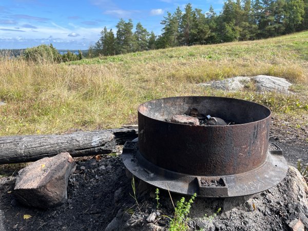 Två stockar Vindskydd - Bild 1