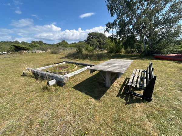 Västlandets badplats bakom fiskebodarna - Bild 1
